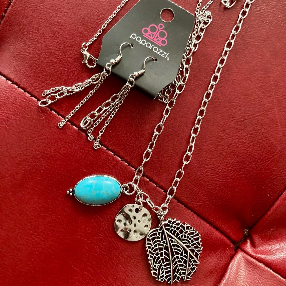 Paparazzi Silver Necklace with Turquoise and Leaf Charms